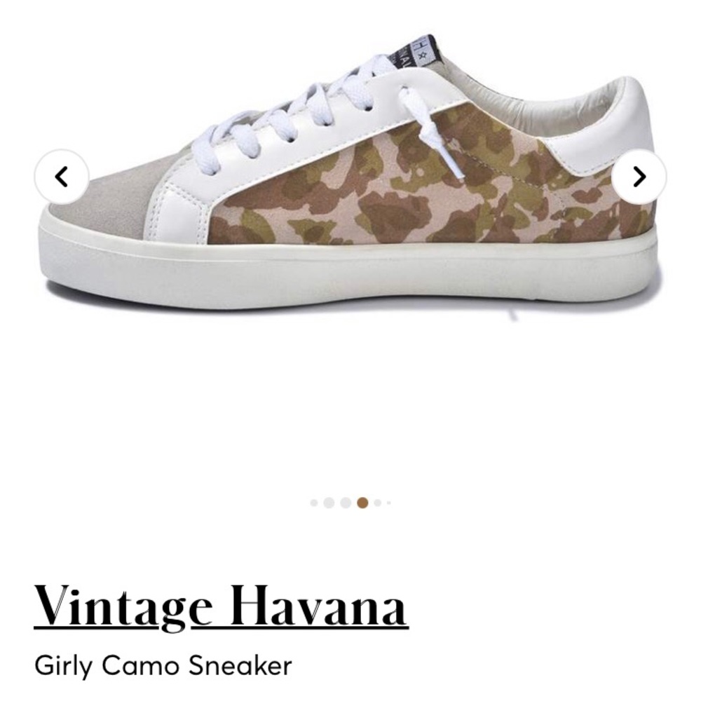 Vintage Havana Girly Spring Camouflage sneaker. Very clean. Worn twice. Size 7